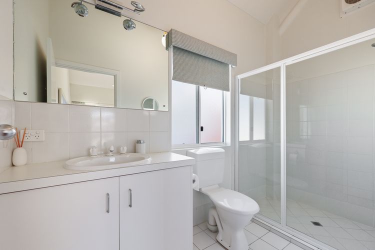 2/16 Flinders Pde, Victor Harbor