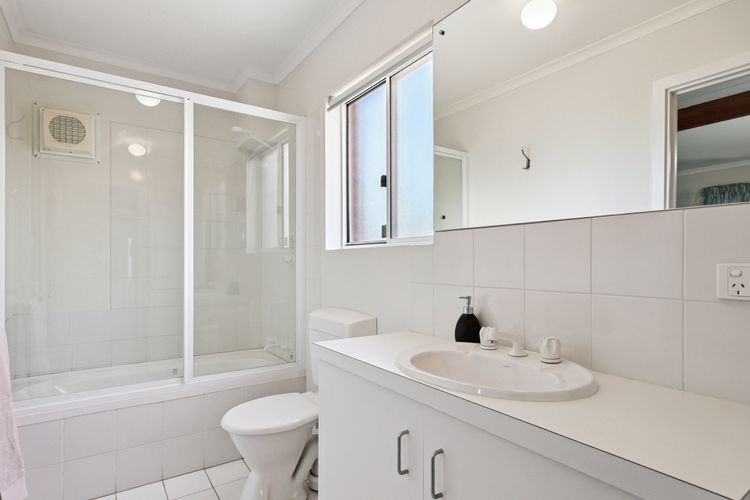 2/16 Flinders Pde, Victor Harbor