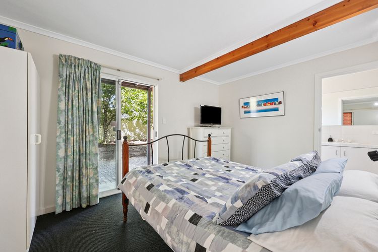 2/16 Flinders Pde, Victor Harbor