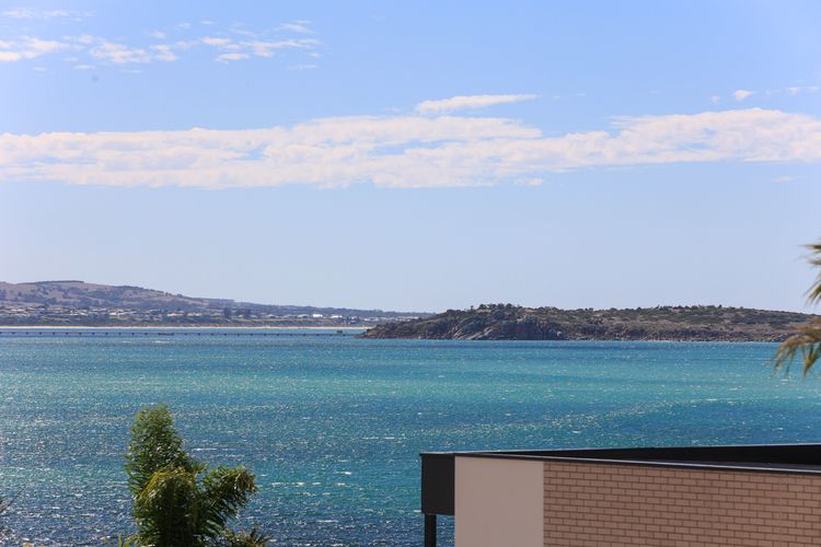 114 At the Bluff – 114/123 Franklin Pde, Encounter