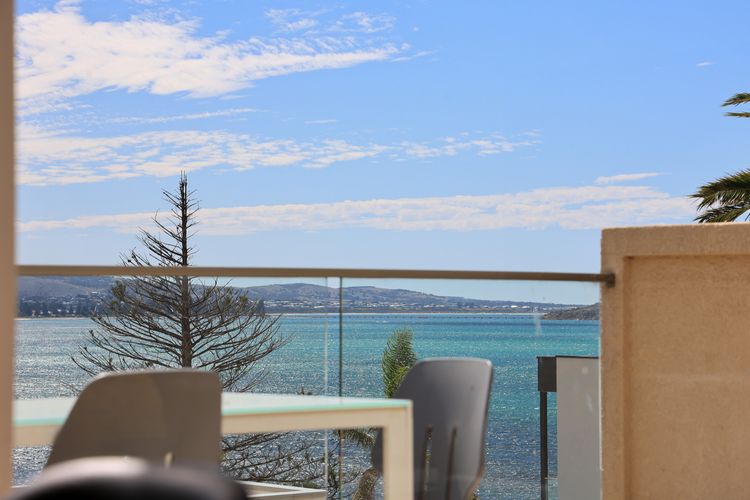 114 At the Bluff – 114/123 Franklin Pde, Encounter