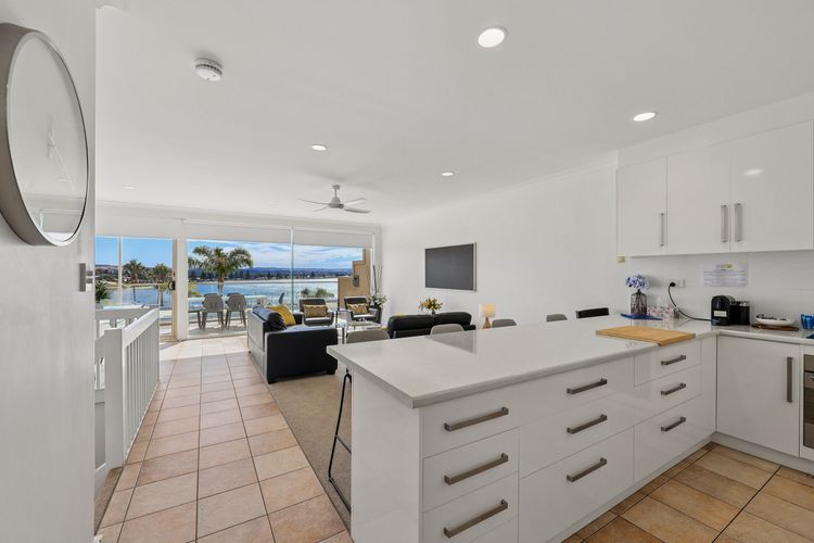 114 At the Bluff – 114/123 Franklin Pde, Encounter