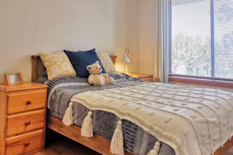 Three Stones – 42 McDonald St, Hayborough