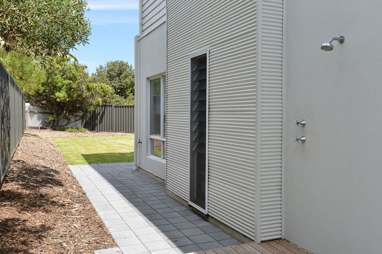 Magnificent Boomer Beach