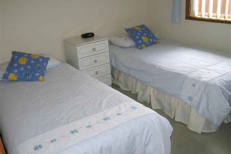 Great Home Close to Encounter Lakes Beach