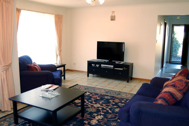 Great Home Close to Encounter Lakes Beach