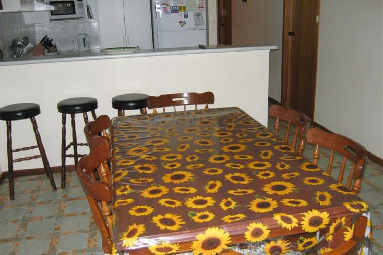 Great Home Close to Encounter Lakes Beach