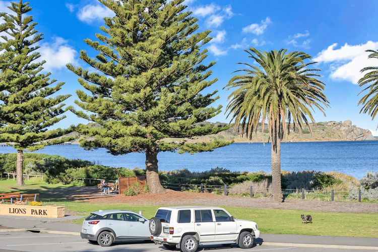 Beautiful Beach Front Townhouse