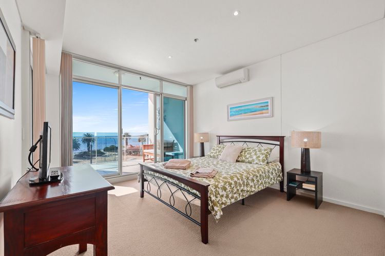 The Penthouse with Views