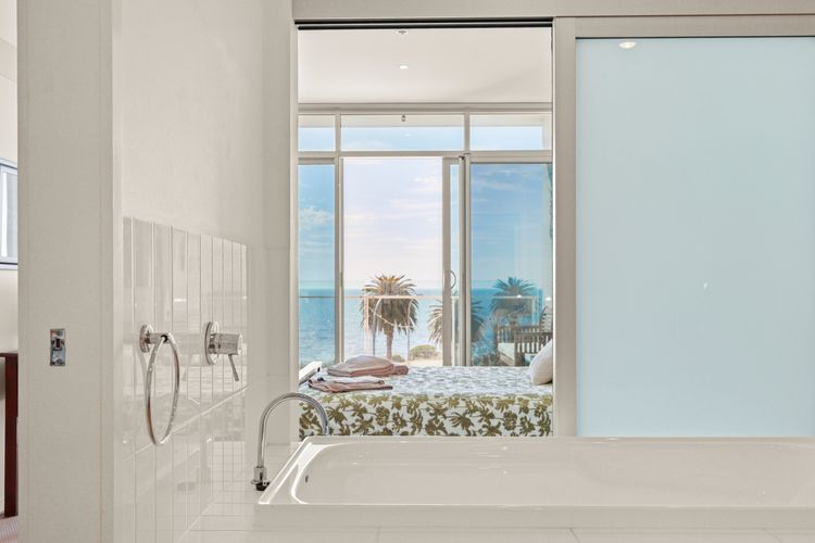 The Penthouse with Views