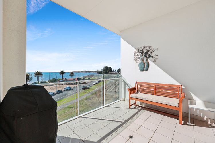 The Penthouse with Views