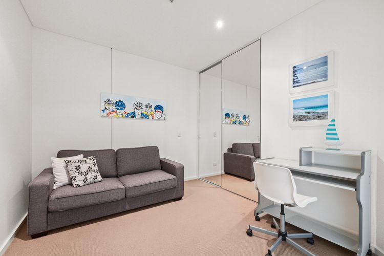 The Penthouse with Views