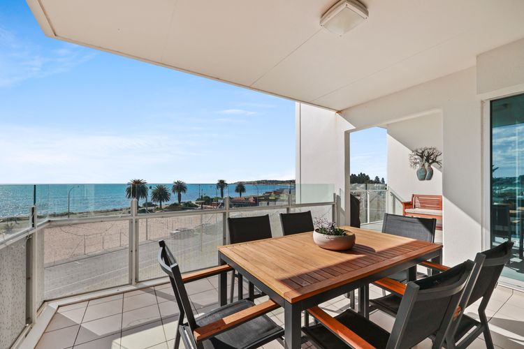 The Penthouse with Views