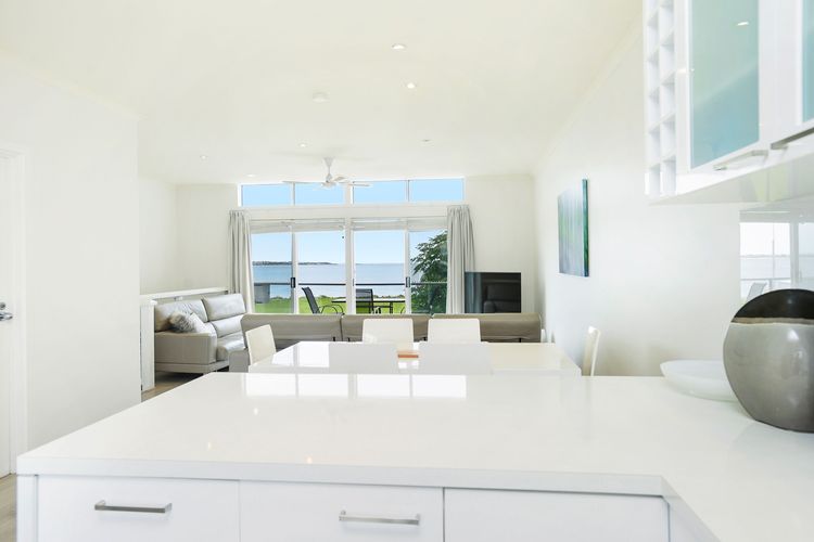 Wonderful Central Location Sea Views