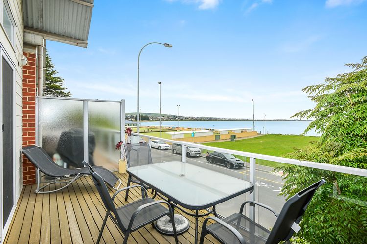 Wonderful Central Location Sea Views