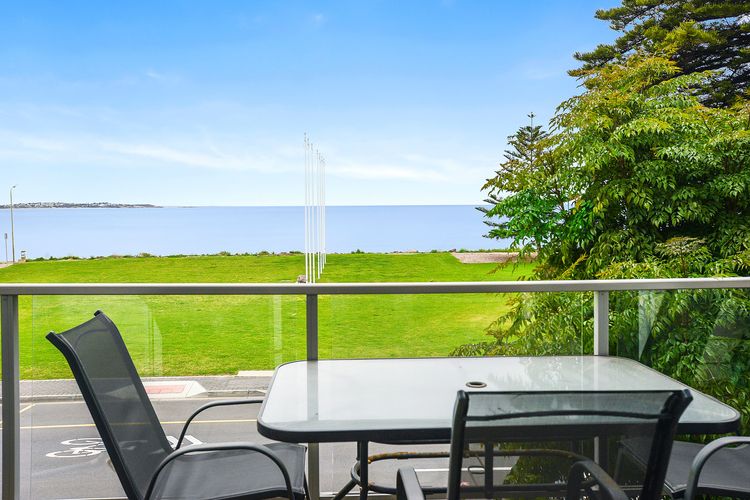 Wonderful Central Location Sea Views