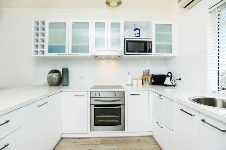 Wonderful Central Location Sea Views