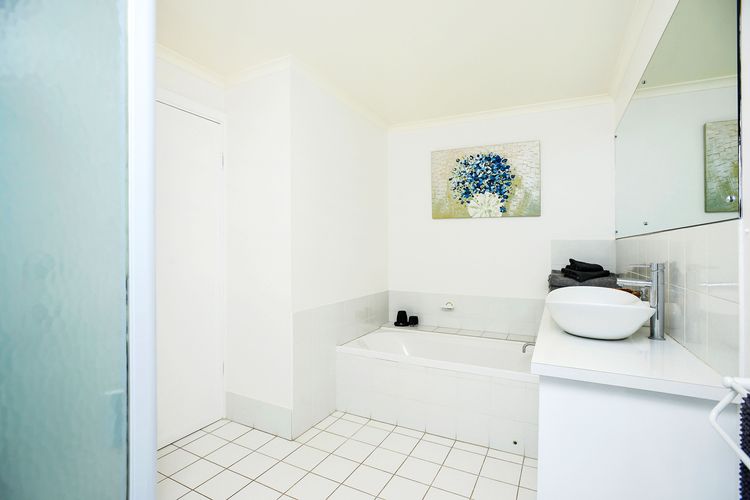 Wonderful Central Location Sea Views