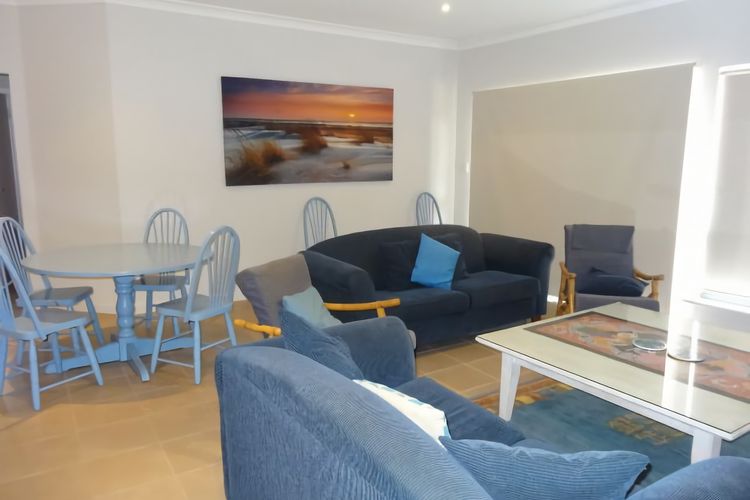 Ultra Chic Sophisticated Stylish Living