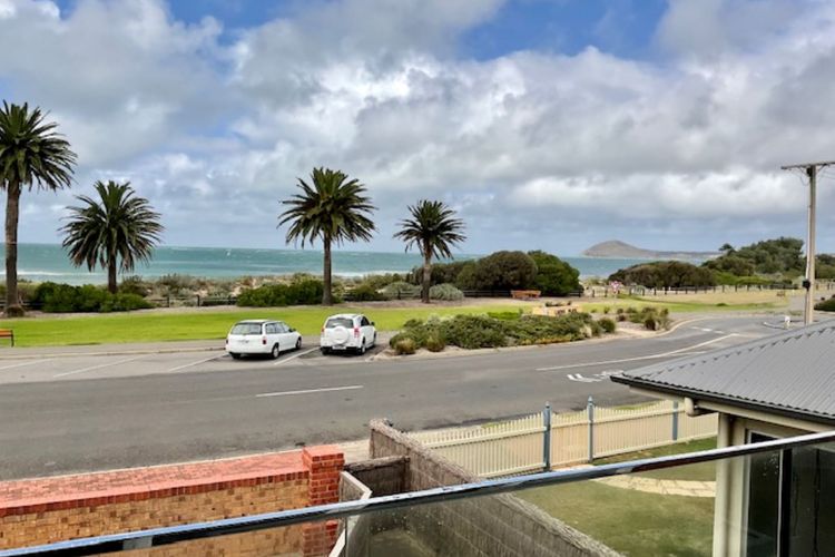 Beach Front with Amazing Ocean Views