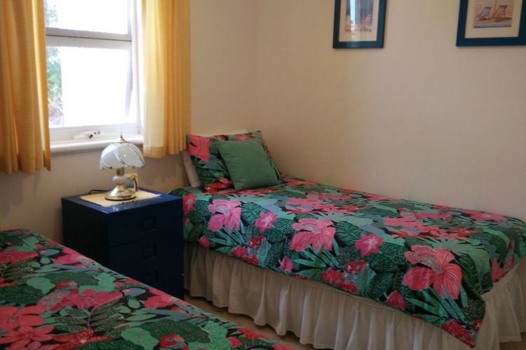 Lovely Unit with Glorious Sea Views