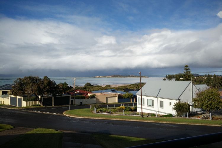 Lovely Unit with Glorious Sea Views