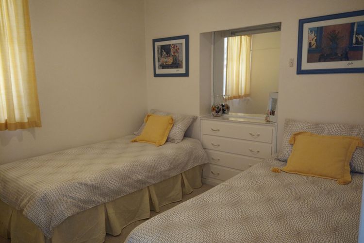 Lovely Unit with Glorious Sea Views