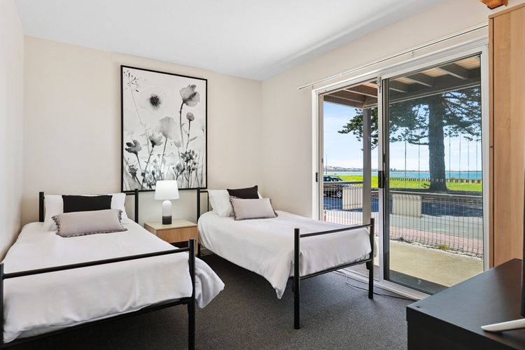 Pine Beach Villa Fabulous Sea Views