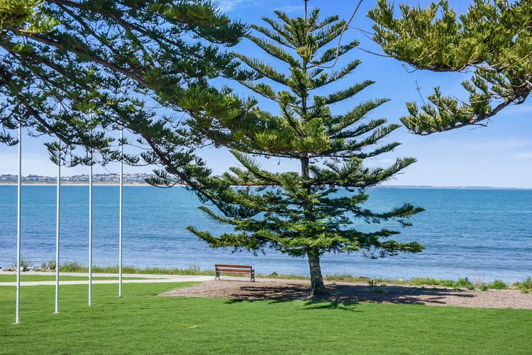 Pine Beach Villa Fabulous Sea Views