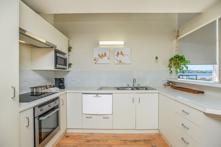 Pine Beach Villa Fabulous Sea Views