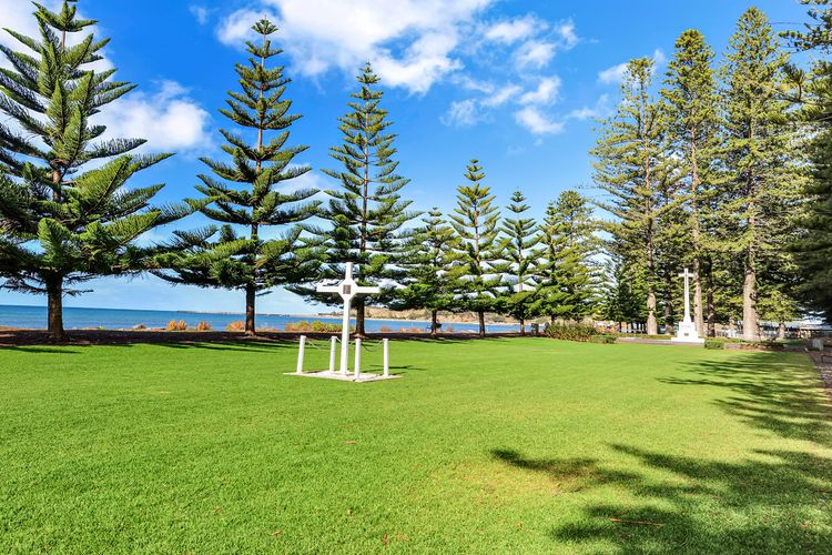 Fantastic Beachside Townhouse