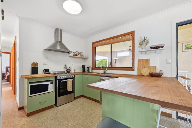 Hazel House, 2 Hazel St, Goolwa Beach