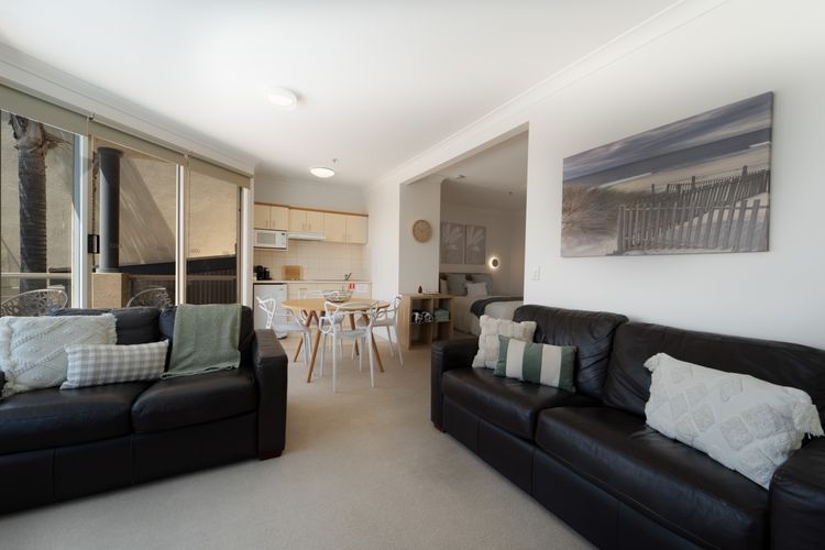 108 At The Bluff – 108/123 Franklin Pde, Encounter