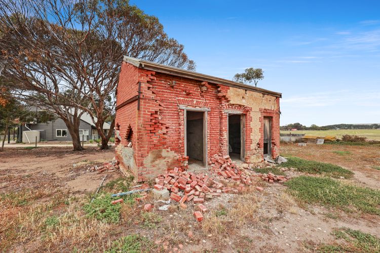 Sunshine Villa  – 484 Kessell Rd, Middleton