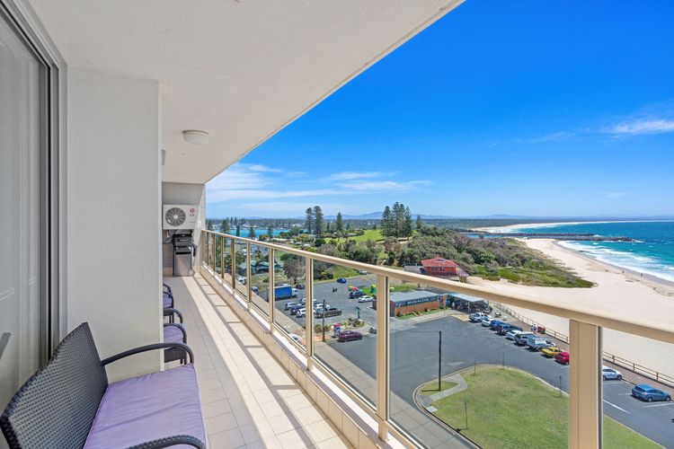 Ebbtide 38 – On The Beach!