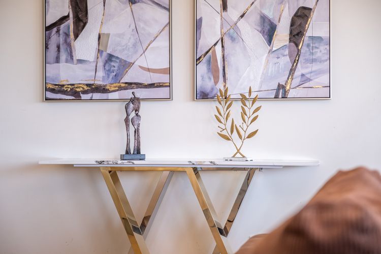 Le Point 702 – Luxury and Views!