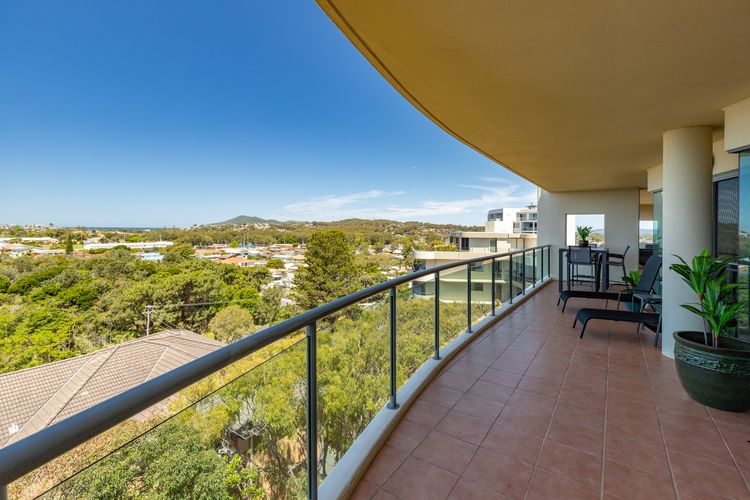 Le Point 702 – Luxury and Views!