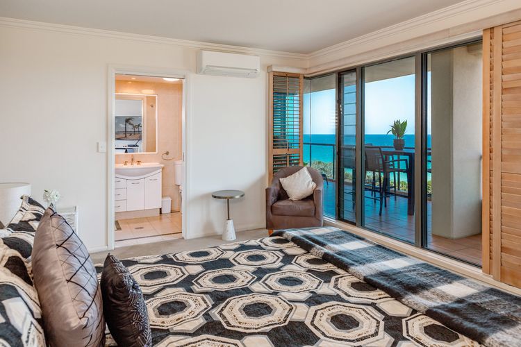 Le Point 702 – Luxury and Views!