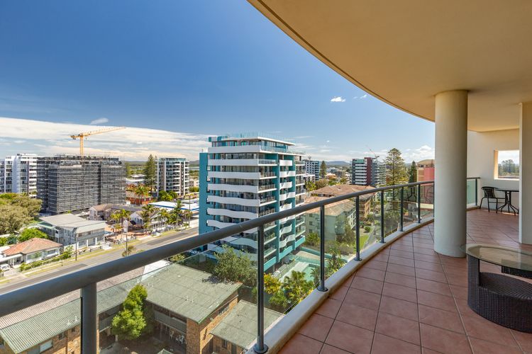 Le Point 702 – Luxury and Views!