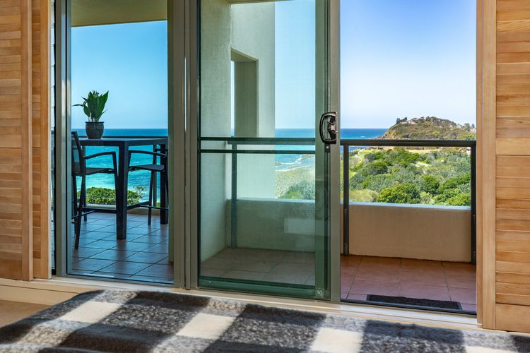 Le Point 702 – Luxury and Views!