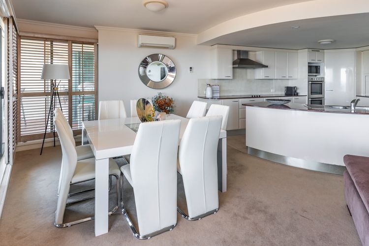 Le Point 702 – Luxury and Views!