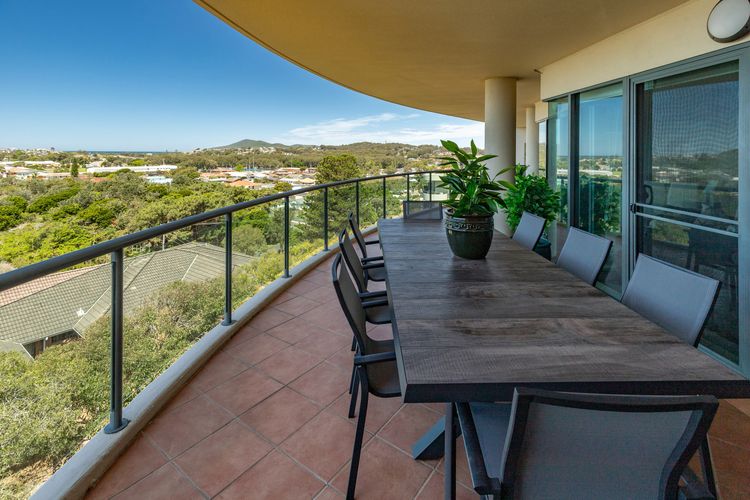 Le Point 702 – Luxury and Views!