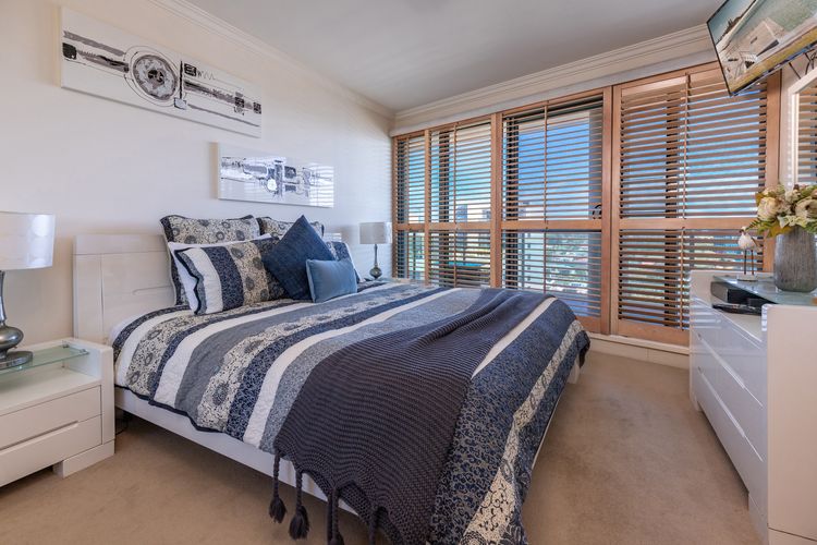 Le Point 702 – Luxury and Views!