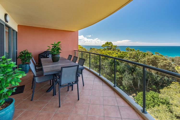 Le Point 702 – Luxury and Views!