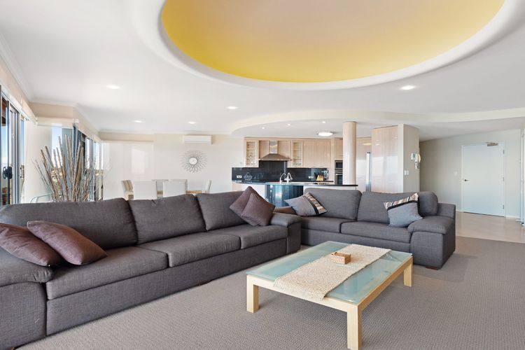 Le Point 802 – Luxury & Views!