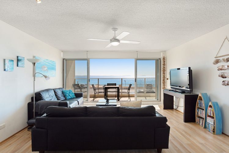 Oceanic 2 – On Main Beach!