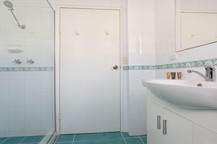 Oceanic 2 – On Main Beach!