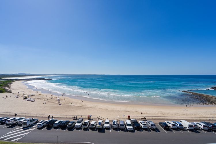Oceanic 28 – On The Beach!