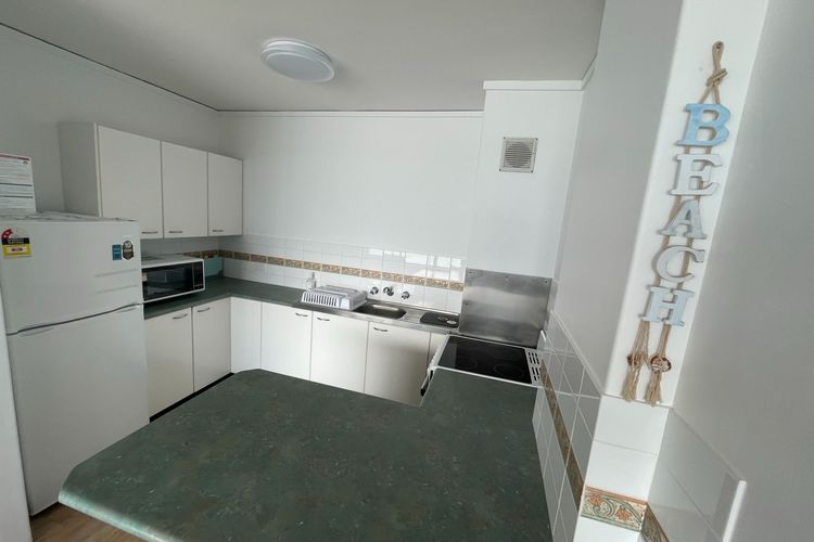 Oceanic 28 – On The Beach!