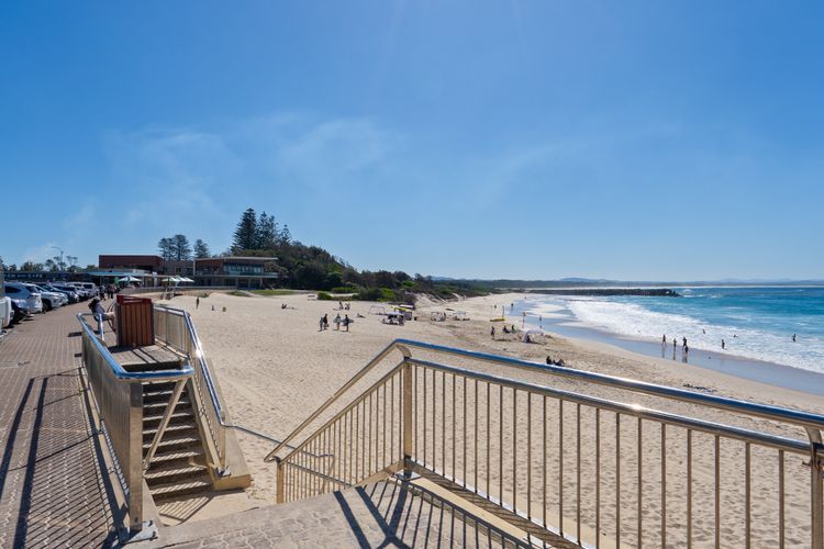 Oceanic 28 – On The Beach!